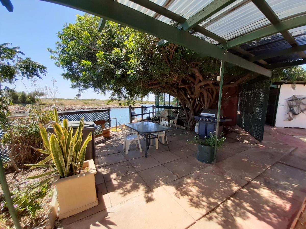 Pelican Point Waterfront Resort Formerly Carnarvon Beach Retreat Esterno foto
