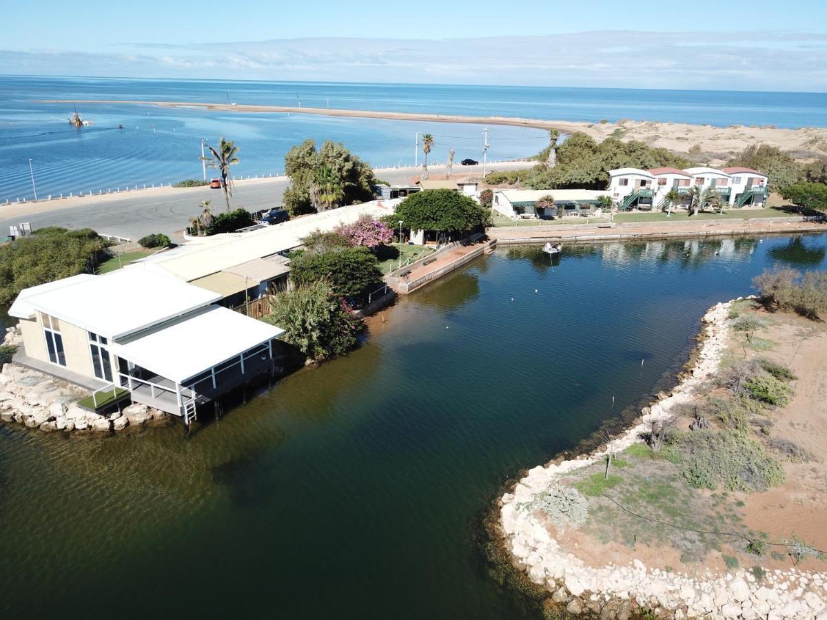 Pelican Point Waterfront Resort Formerly Carnarvon Beach Retreat Esterno foto