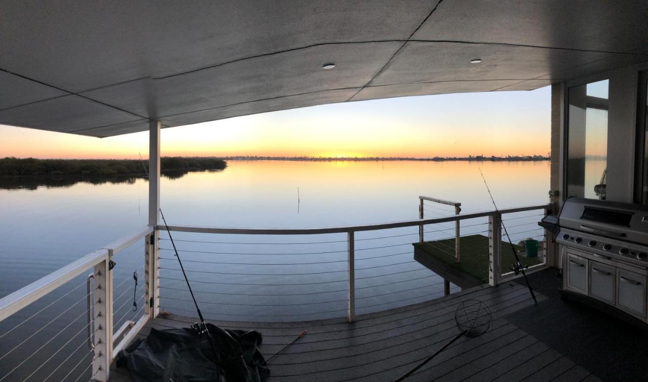 Pelican Point Waterfront Resort Formerly Carnarvon Beach Retreat Esterno foto